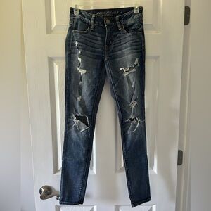 Mid rise- Jegging super stretch with rips